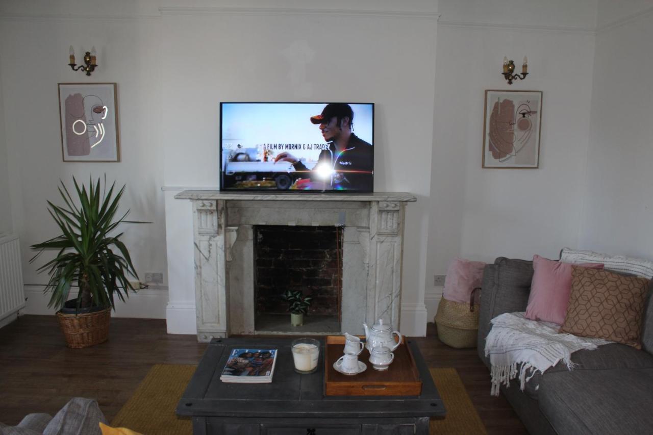Canterbury Accommodations With Free Car Park Onsite And High Speed Wifi エクステリア 写真