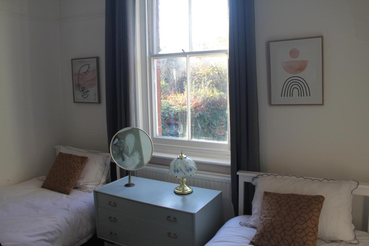 Canterbury Accommodations With Free Car Park Onsite And High Speed Wifi エクステリア 写真